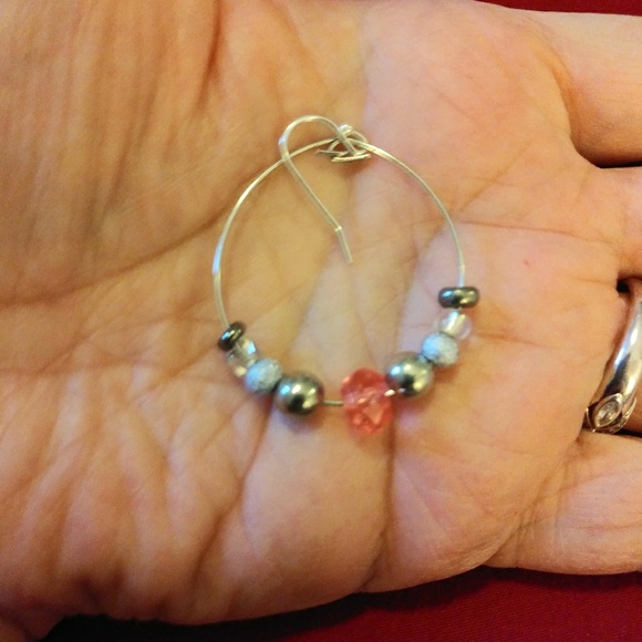 THREE PAIR HAND CRAFTED EARRINGS - Picture 8 of 8